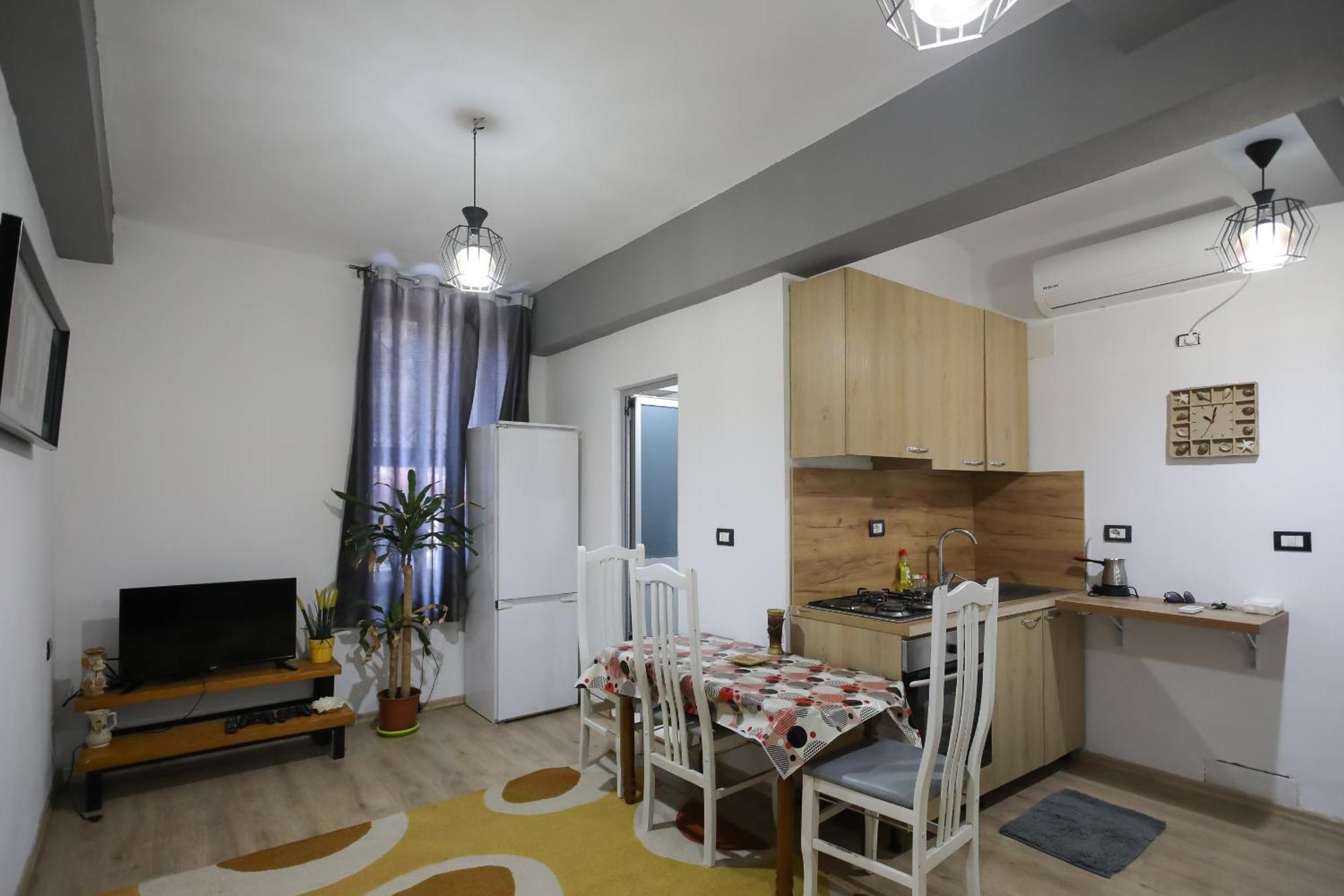 Super Apartment In The Ancient Roman Amphitheater Durres Ngoại thất bức ảnh