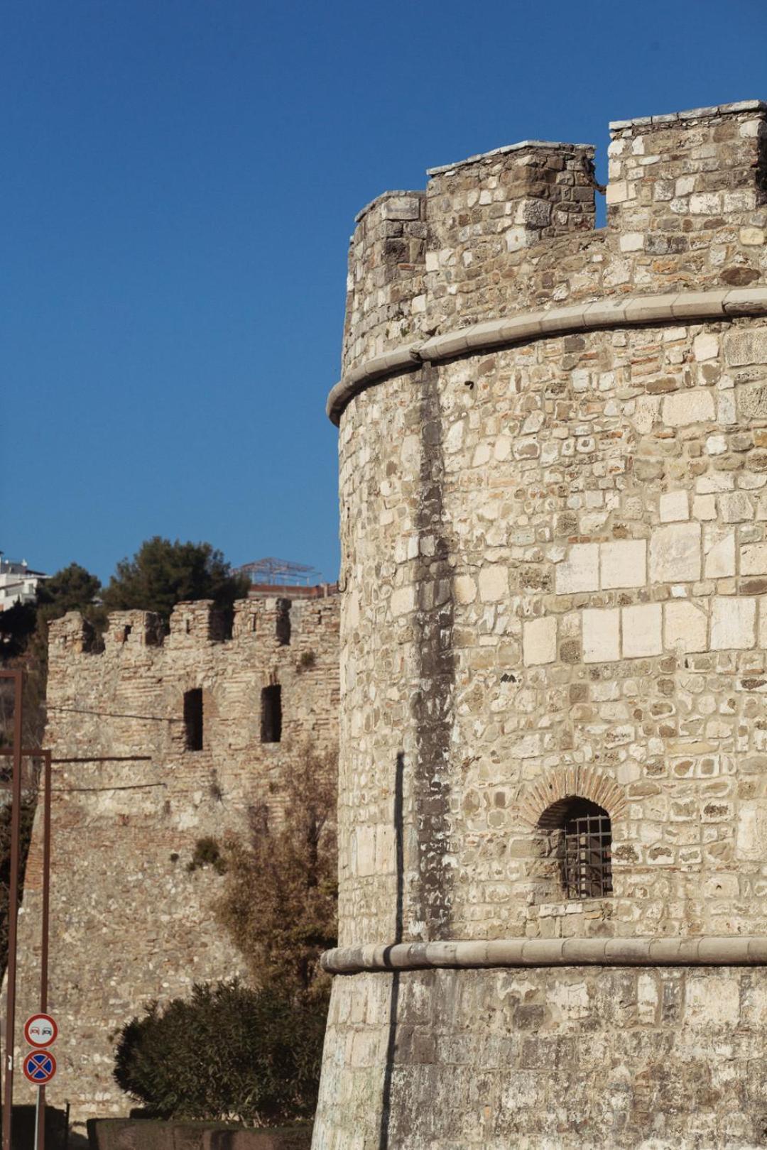 Super Apartment In The Ancient Roman Amphitheater Durres Ngoại thất bức ảnh
